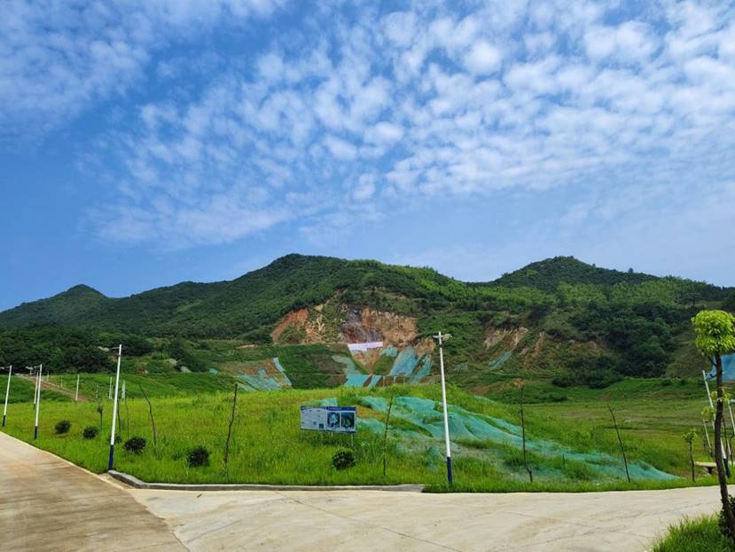 铜山、前山露天采坑复垦项目完成 铜山、前山露天采坑复垦项目完成